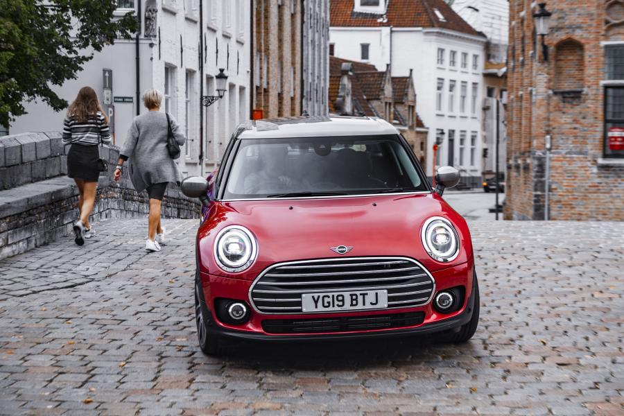  Mini Cooper Clubman (F54) 2019 года  (UK) (фото 2 из 29)